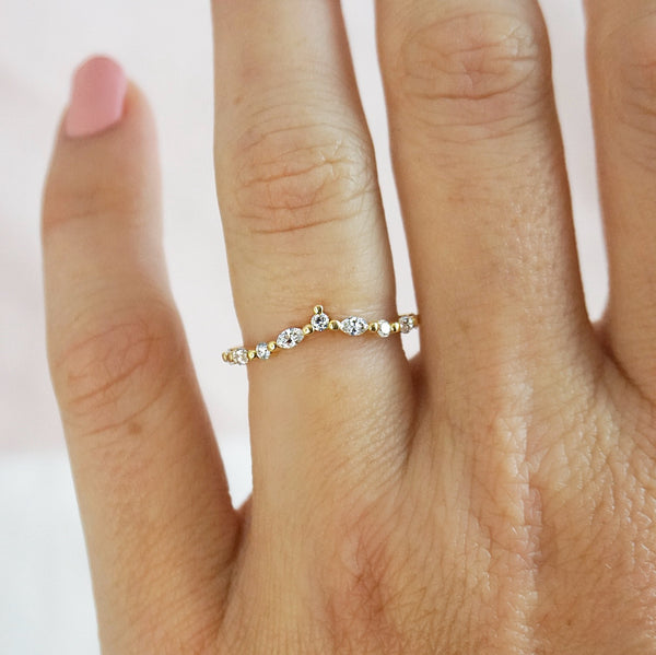 'V' Shaped Claw Set Diamond Yellow Gold Wedding Ring