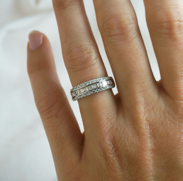 Baguette & Round Brilliant Diamond Anniversary Ring