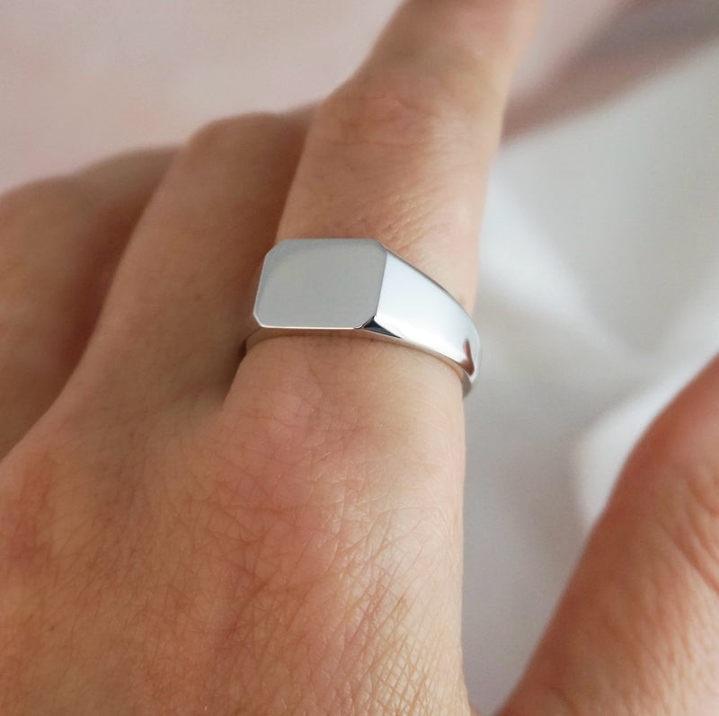Rectangle Flat Top 18ct White Gold Signet Ring