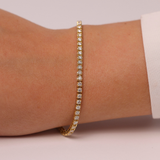 18ct Yellow Gold Tennis Bracelet with Round Brilliant Cut Diamonds