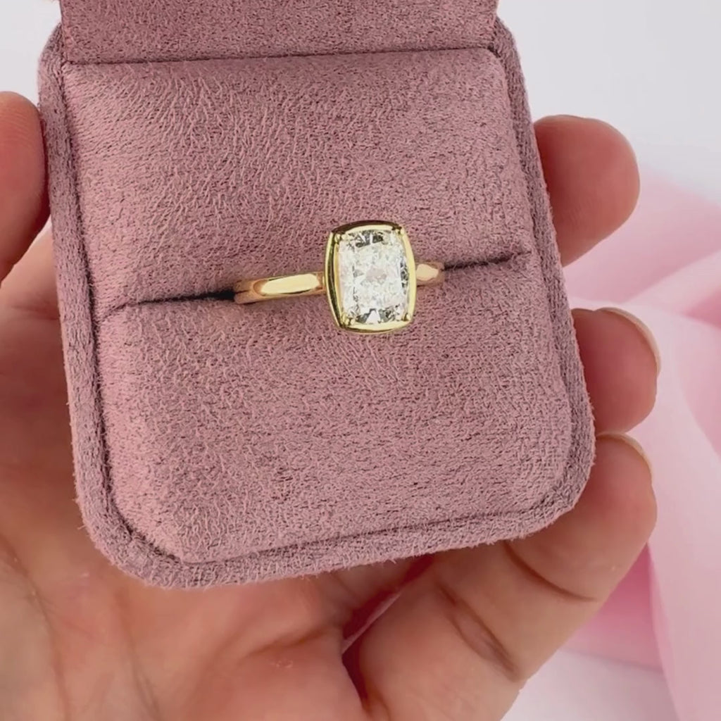 Video of Callie ring, a cushion cut diamond engagement ring in yellow gold Sydney Australia.